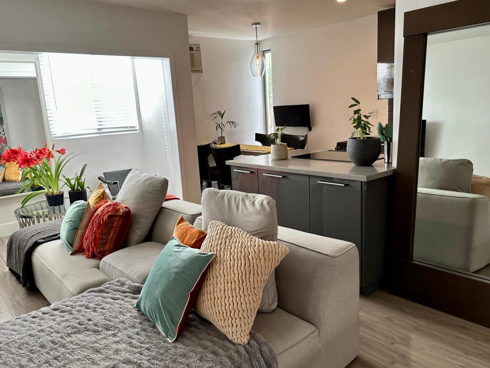 Hemingway By Luca - Free Parking Apartment Лос Анджелис Екстериор снимка